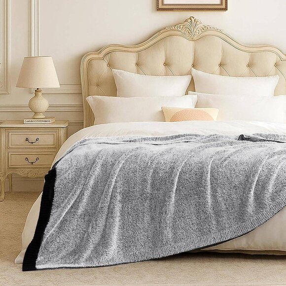 Amélie Home Cozy Knit Throw Blanket, Super Soft Plush 50"x60" - Heather Black - Picture 7 of 9